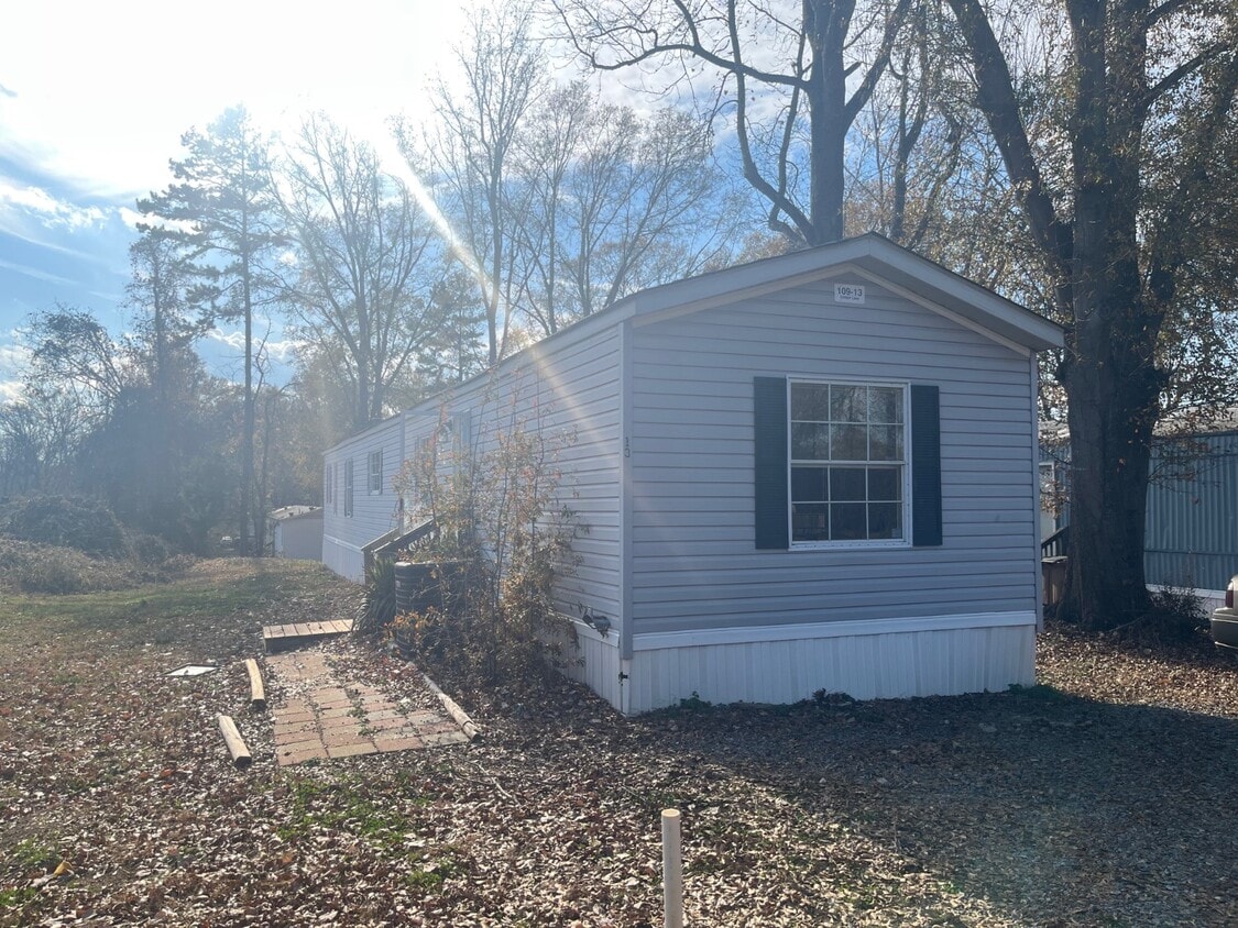 Foto del edificio - 109 Embert Ln