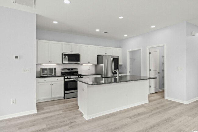 Foto del edificio - 336 Hidden Cove Dr