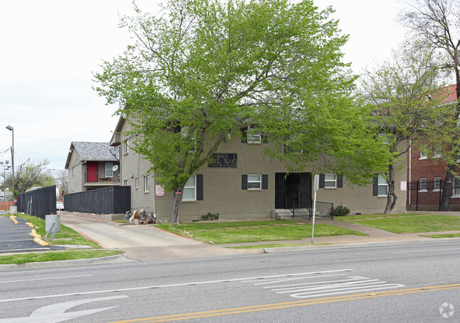 Building Photo - 4509 Live Oak St