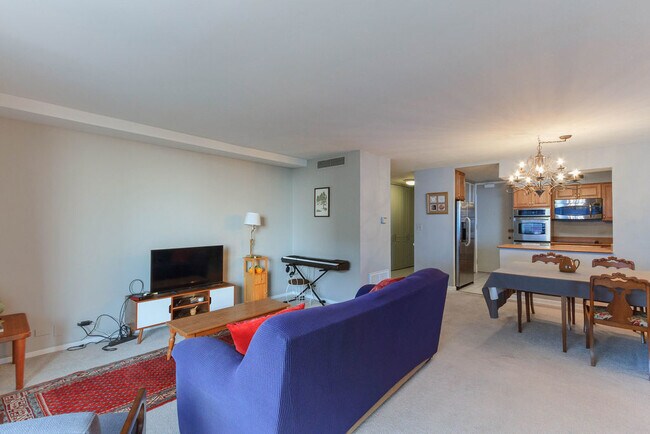 Foto del edificio - 5855 N Sheridan Rd