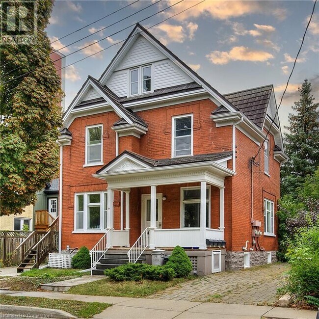 Building Photo - Stylish 2 Bedroom Apartment – All Utilities & Parking Included – $1,999/month