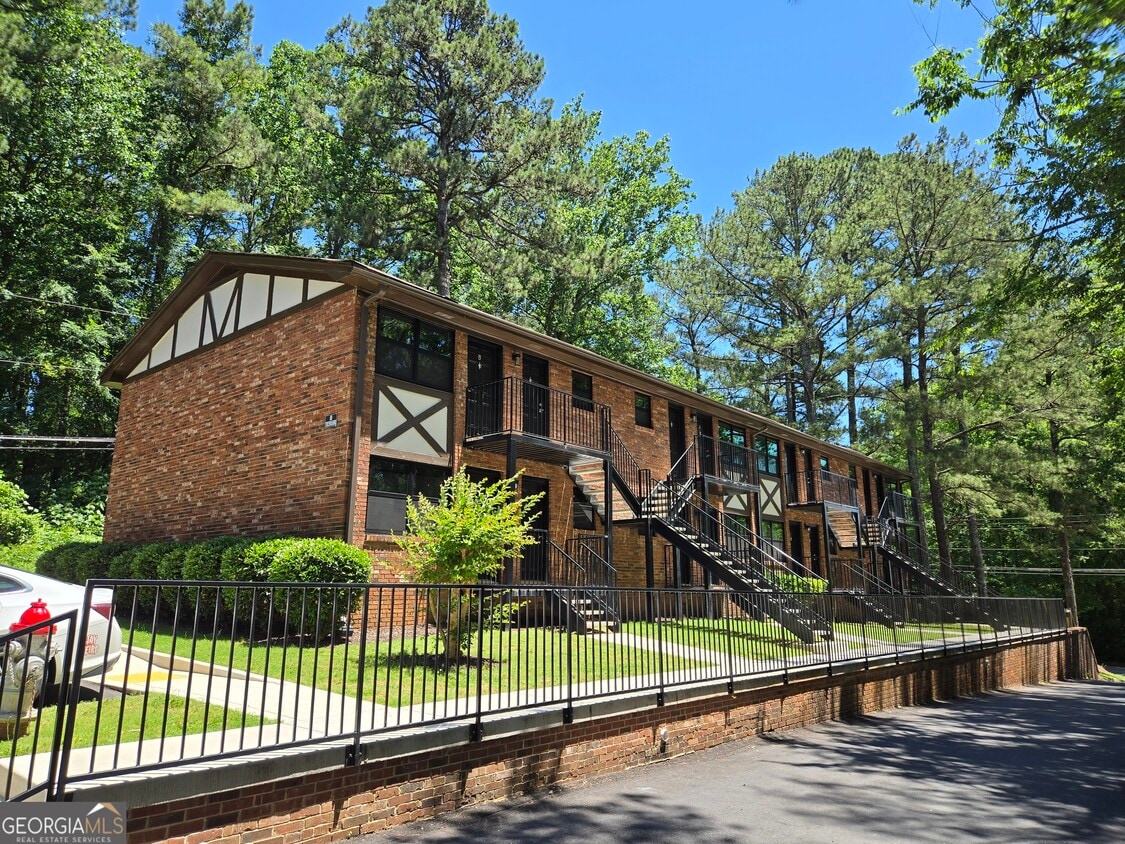Primary Photo - 3627 Forrest Park Rd SE