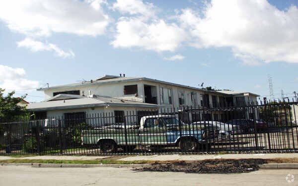 Primary Photo - 9301 Maie Ave