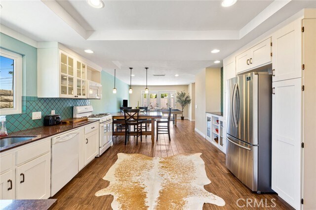 Building Photo - 46060 Shadow Mountain Dr