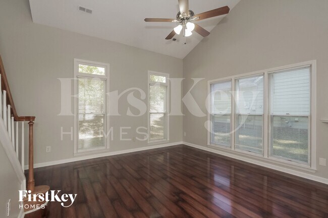 Foto del edificio - 7906 Trotter Rd