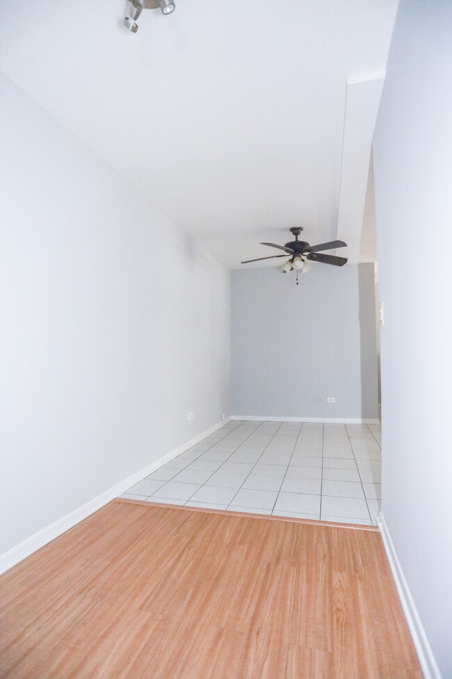 Foto del edificio - 2835 N Cambridge Ave