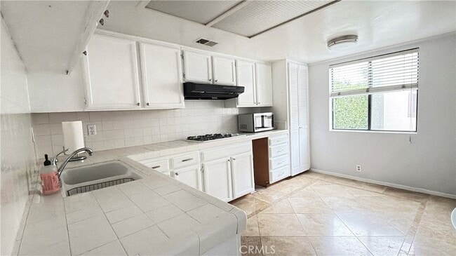 Building Photo - 1145 E Arcadia Ave