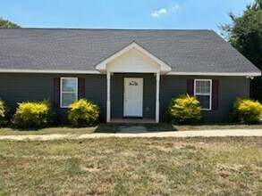 Building Photo - 120-122 Gardenia Ln
