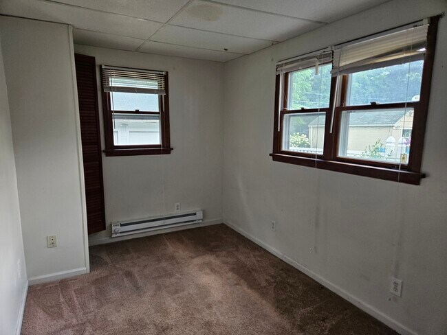 Small bedroom - 182 Elmtree Rd