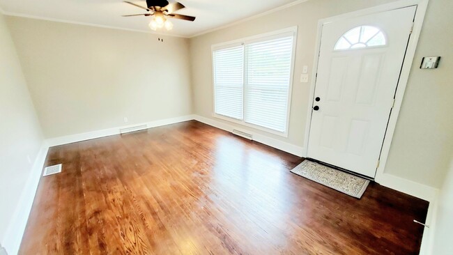 Building Photo - Spacious 3 bedroom 1.5 bathroom in Rock Hill