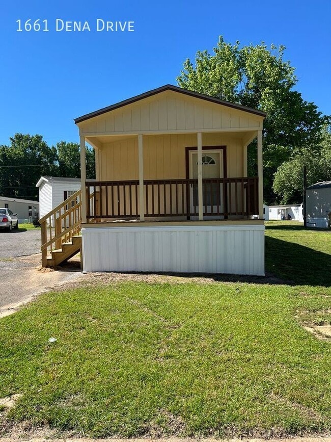 Photo - 1661 Dena Drive- House