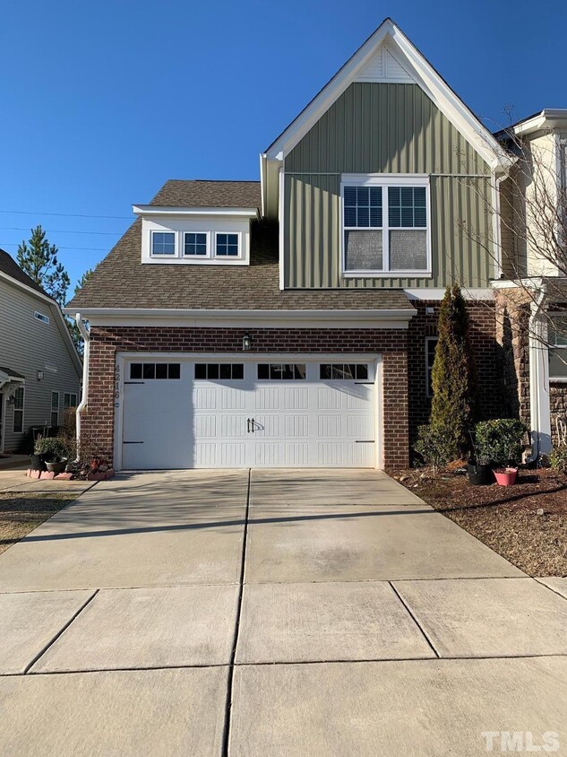 Primary Photo - 4216 Vallonia Dr