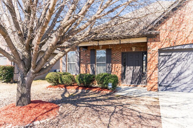 Building Photo - 1135 Avalon Dr