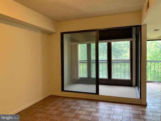 Foto del edificio - 2921 N Leisure World Blvd