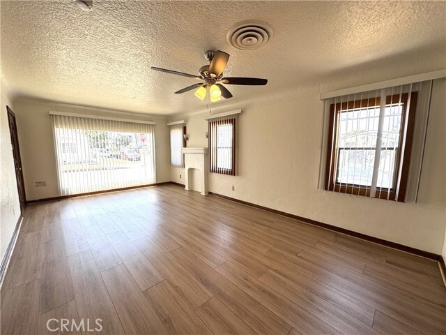 Foto del edificio - 1049 W 65th Pl