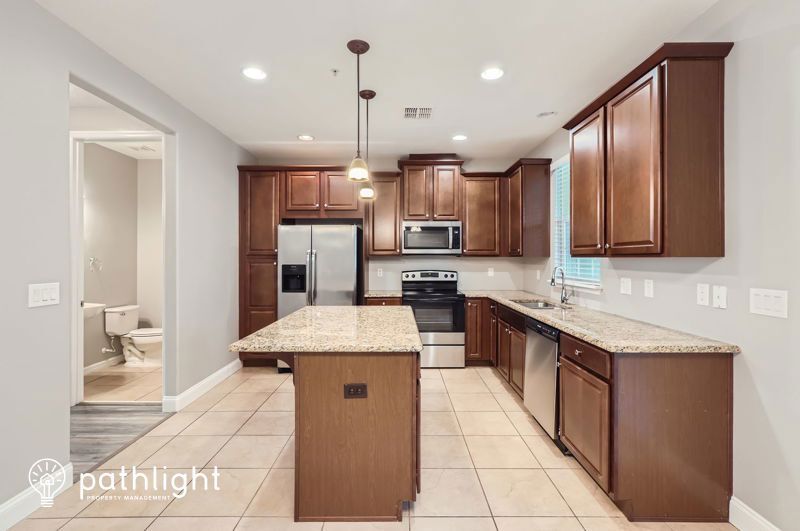 Foto principal - 1384 Mill Stream Ln