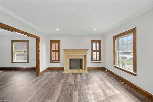Foto del edificio - 3785 Washington Blvd