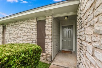 Building Photo - 3704 Bannockburn Dr