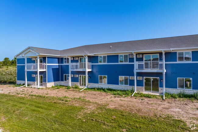 Building Photo - Bay Pointe Apartments