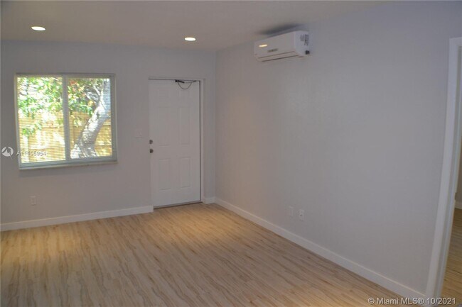 Foto del edificio - 718 SE 13th St