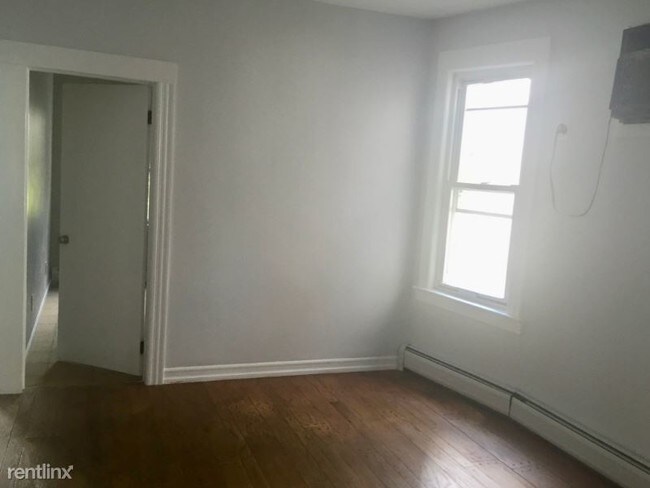 Building Photo - 2 br, 1 bath House - 29 Sears place 1 Unit 1
