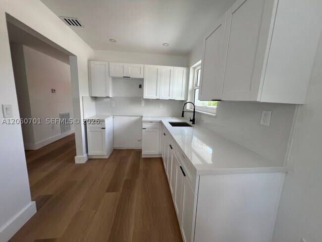 Foto del edificio - 1239 SW 22nd Ave
