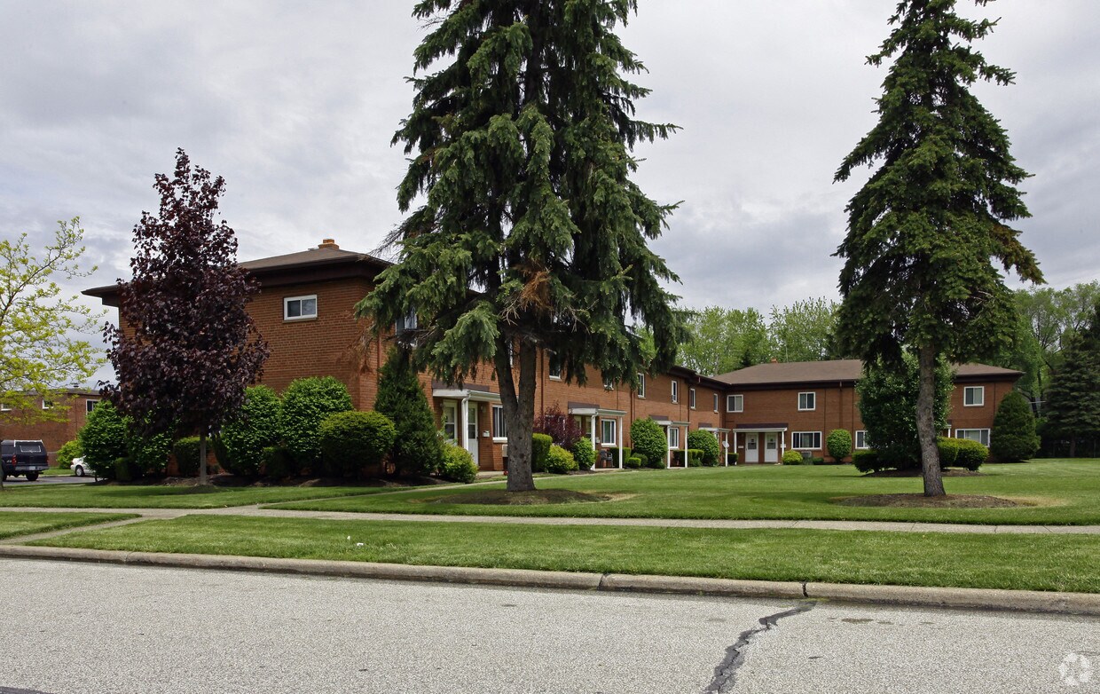 Wickliffe Manor Apartments in Wickliffe, OH
