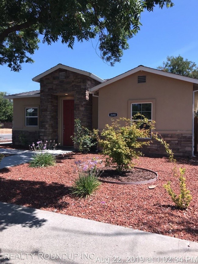 Foto del edificio - 2 br, 2 bath House - 3646 Rio Linda Blvd