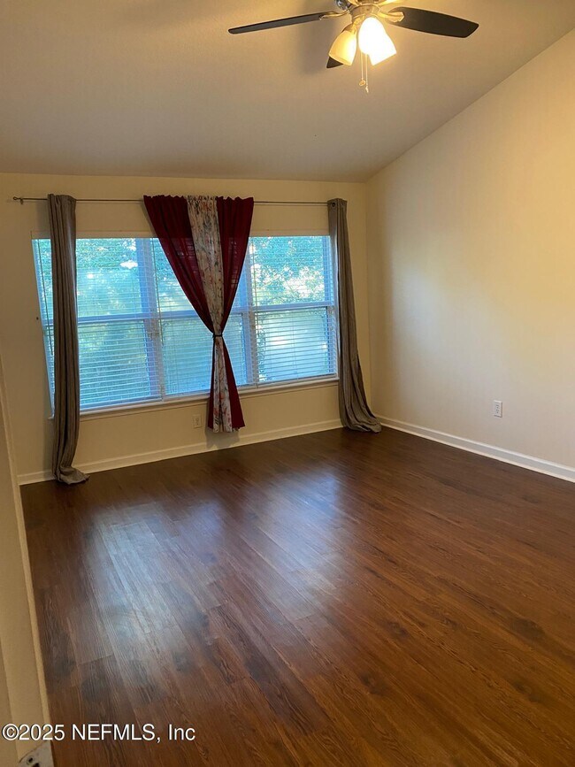 Foto del edificio - 4204 Crownwood Dr