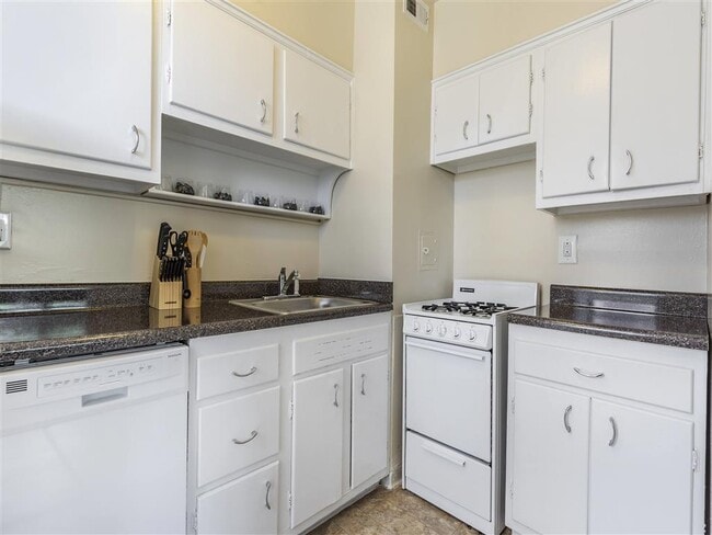 Photo - The Broadview Apartments