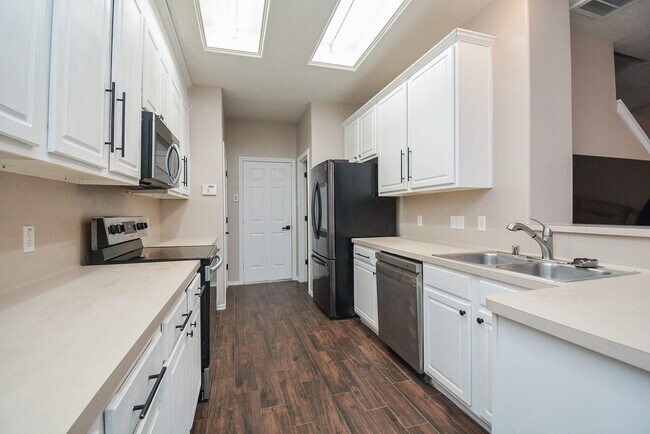 Foto del edificio - 6058 Shelbourne Park Ln