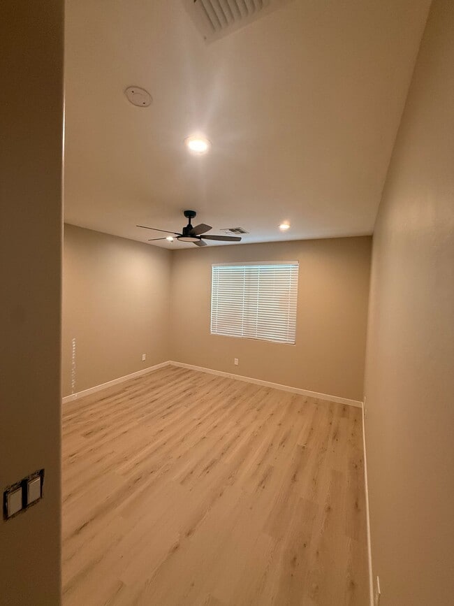 Building Photo - 39730 N Bridlewood Way