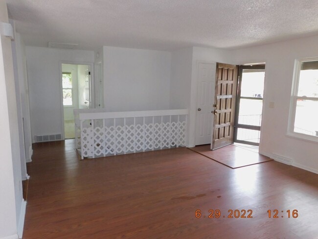 Foto del edificio - Possible July 15 move in!!  Cherry Creek S...