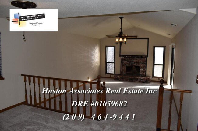 Building Photo - 430 Evergreen Dr