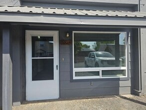 Building Photo - 300 2nd Ave