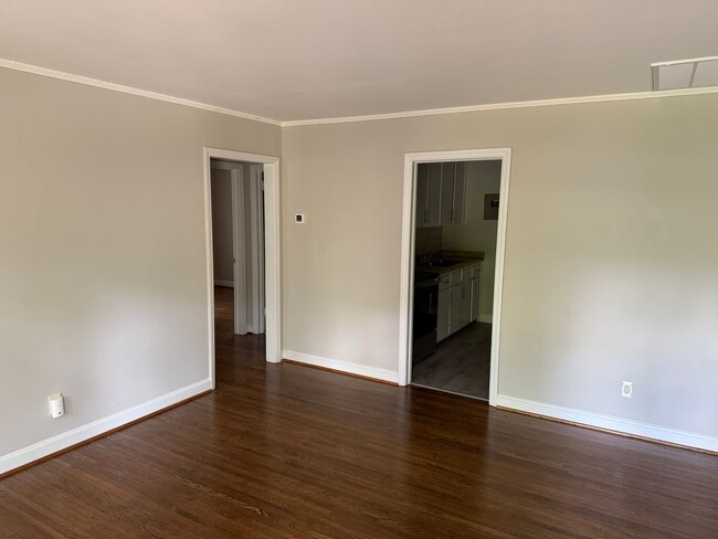 Building Photo - BH-DEI3818