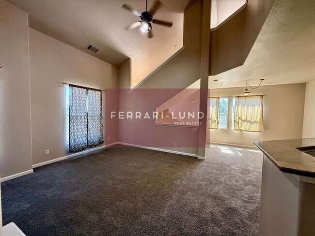 Foto del edificio - Beautiful townhome in Fallen Leaf , only 35 minutes from Incline Village-  Kay DeAlba Property!!!