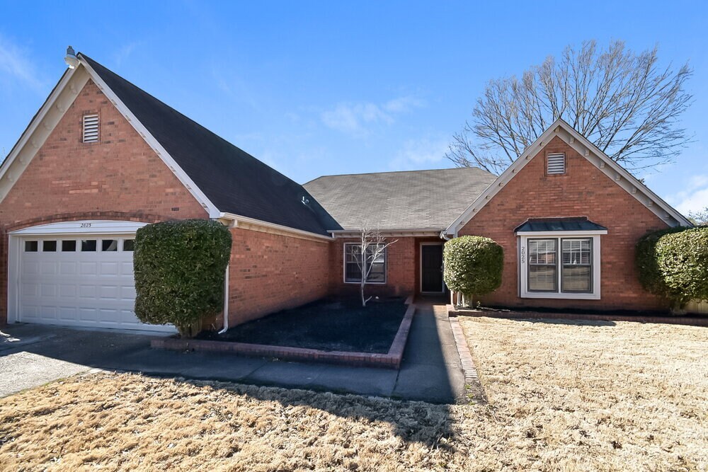 Foto principal - 2025 Westbriar Dr