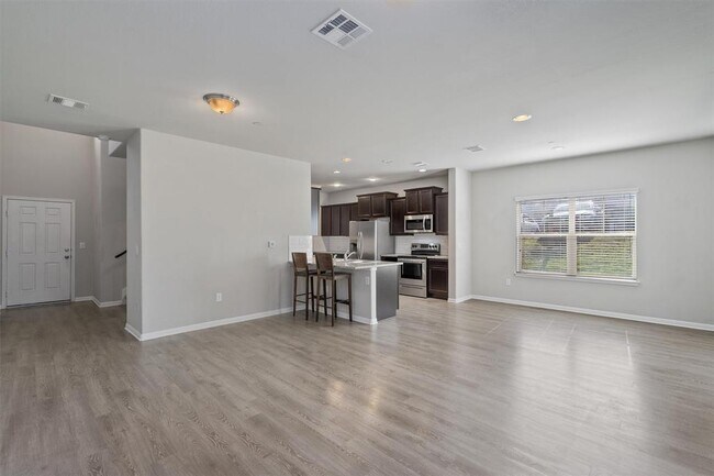 Foto del edificio - 516 E Slaughter Ln