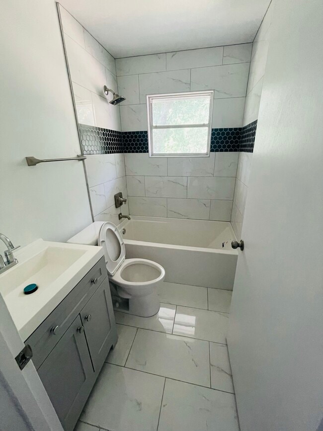 Foto del edificio - 544 N 37th St