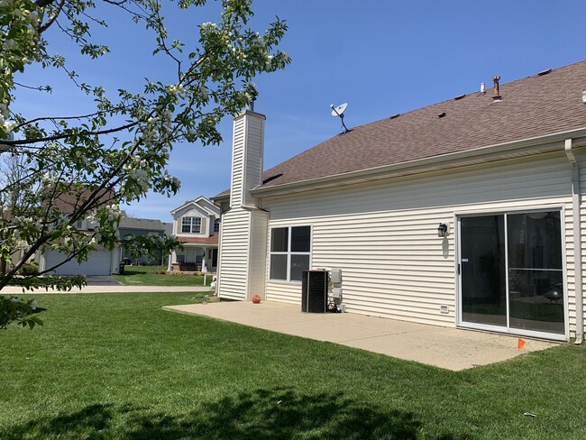 Building Photo - 6 Redbud Ct