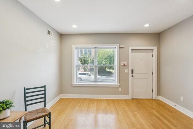 Foto del edificio - 1702 Carpenter St