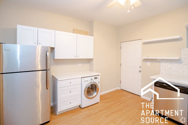 Building Photo - 2447 N Clybourn Ave