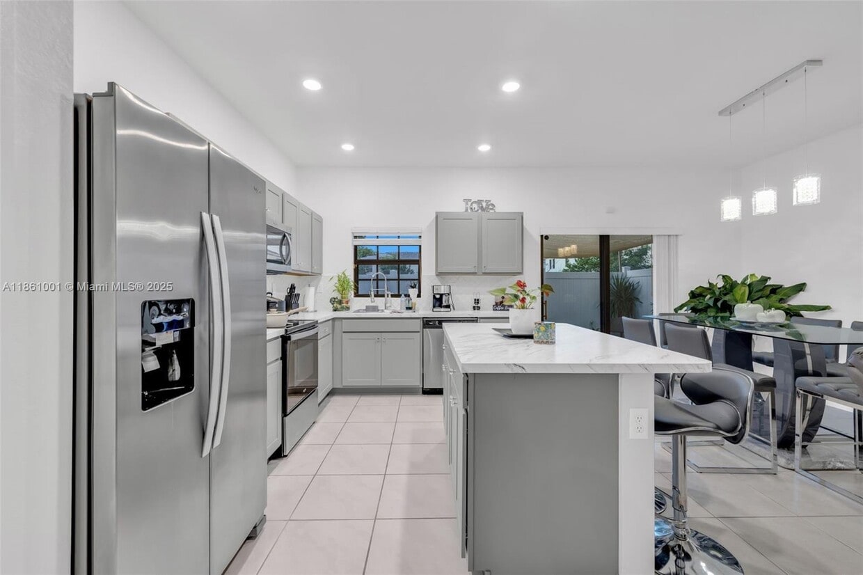 Foto principal - 730 SW 12th St