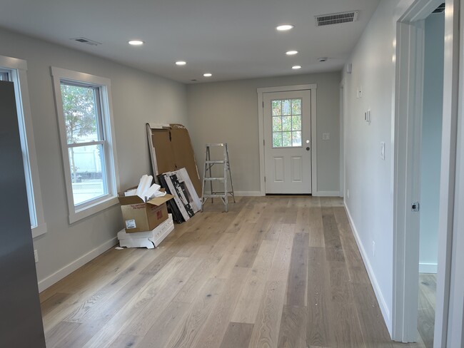 Spacious living room. - 902 13th Ave