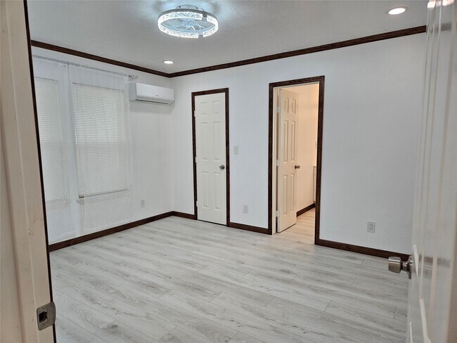 Foto del edificio - 16974 Balmoral St