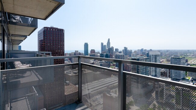 Building Photo - 235 W Van Buren St