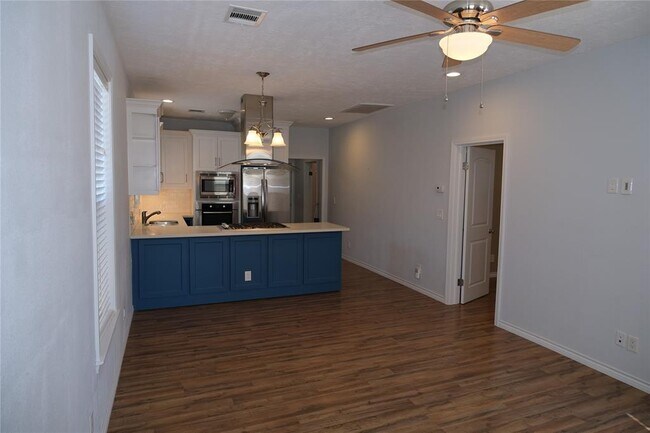 Foto del edificio - 741 E 7th St