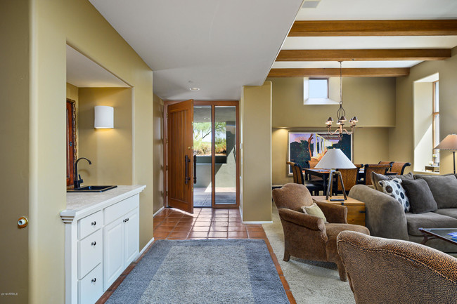 Building Photo - 10095 Graythorn Dr