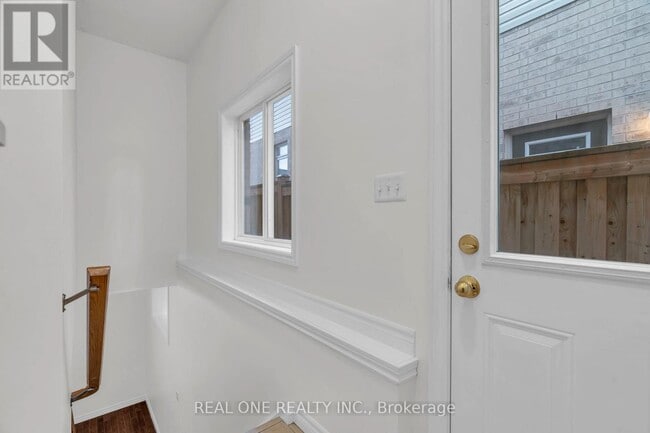 Photo du bâtiment - 72 Norma Crescent